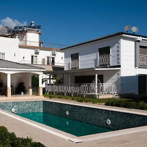 Ustatahir Villa *
