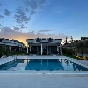 Villa Meta Homes