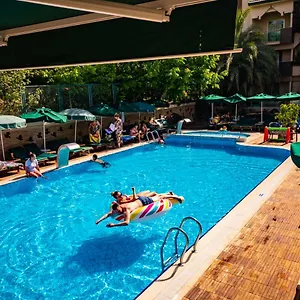 Hotel Ambassador Plaza